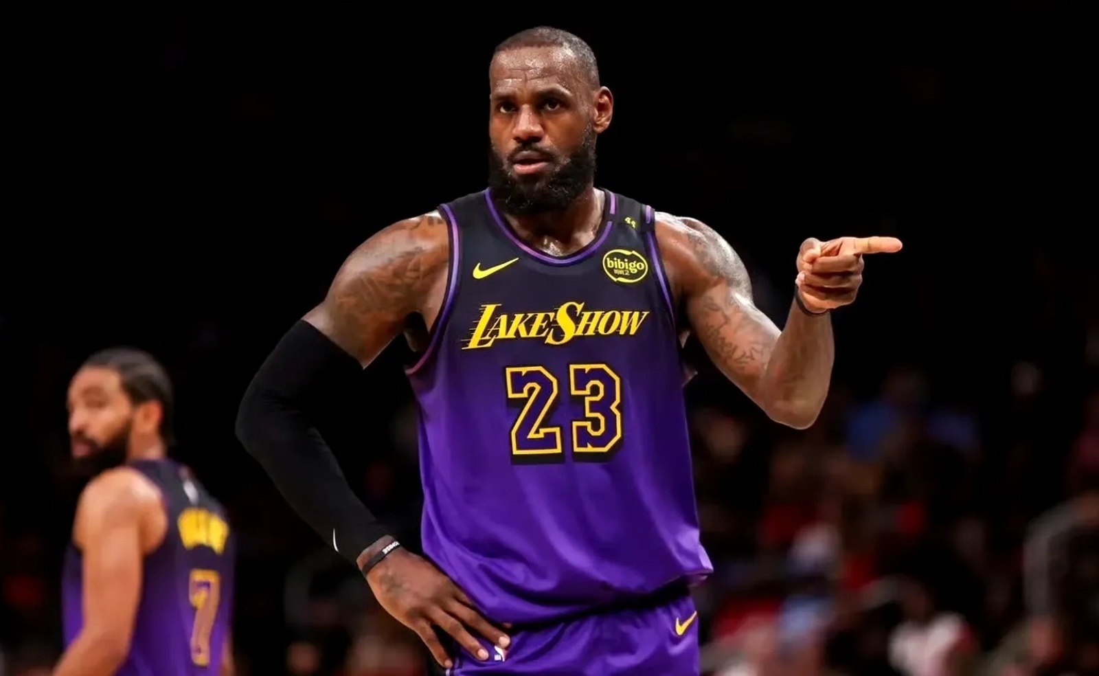 爱游戏(中国)官方网站湖人核心球员伤退，球队未来走势成疑，发布增加活动事情正在控制.的简单介绍