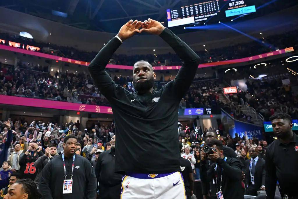 爱游戏体育官方入口关于詹姆斯在DWG比赛中出色发挥，重返赛场引发热议！的信息