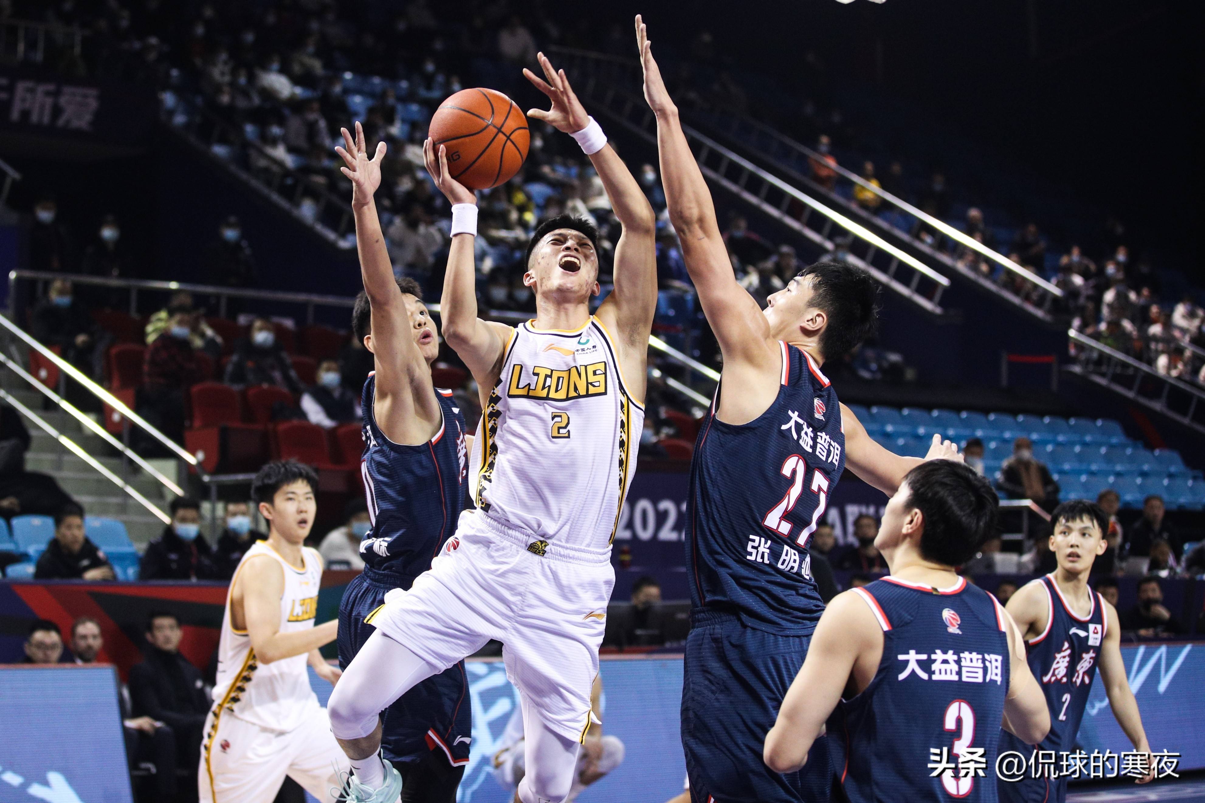 爱游戏AYX官网登录平台包含NBA季后赛倒计时，山东男篮关键时刻临场应变，细节引发关注，压力陡增，资深球员宣示担当的词条